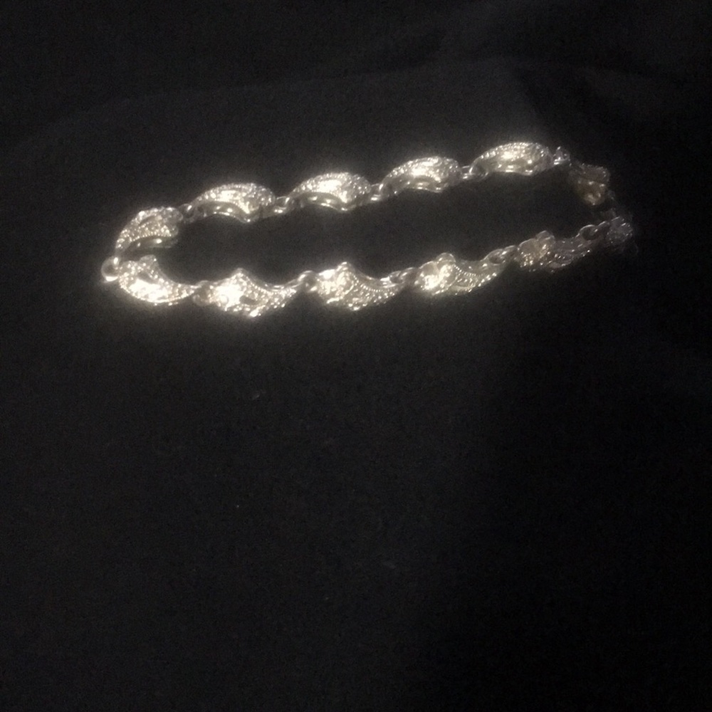 Beautiful silver bracelet stretched heart design